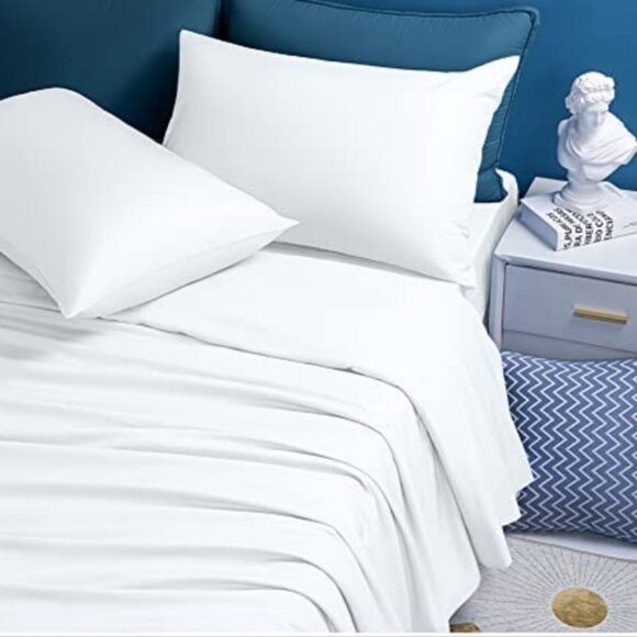1800 Thread Count Queen Bed Sheet Set | 6-Piece | Ultra Soft Microfiber | White - Picture 1 of 3